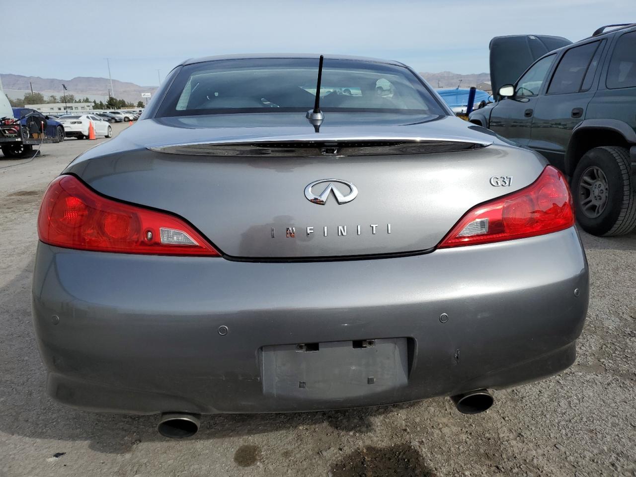 2011 INFINITI G37 BASE - Фото 6