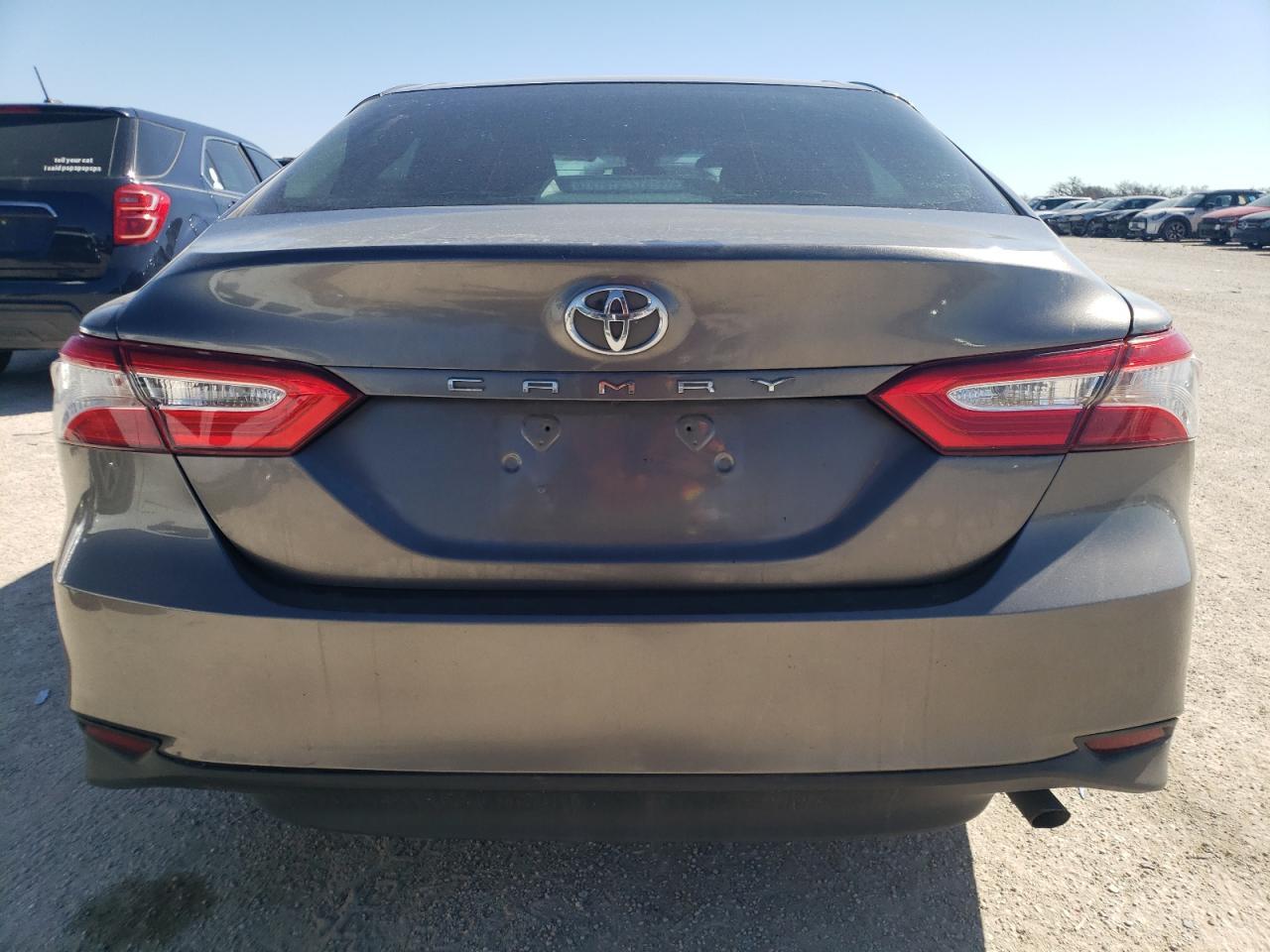 2018 TOYOTA CAMRY L - Фото 6