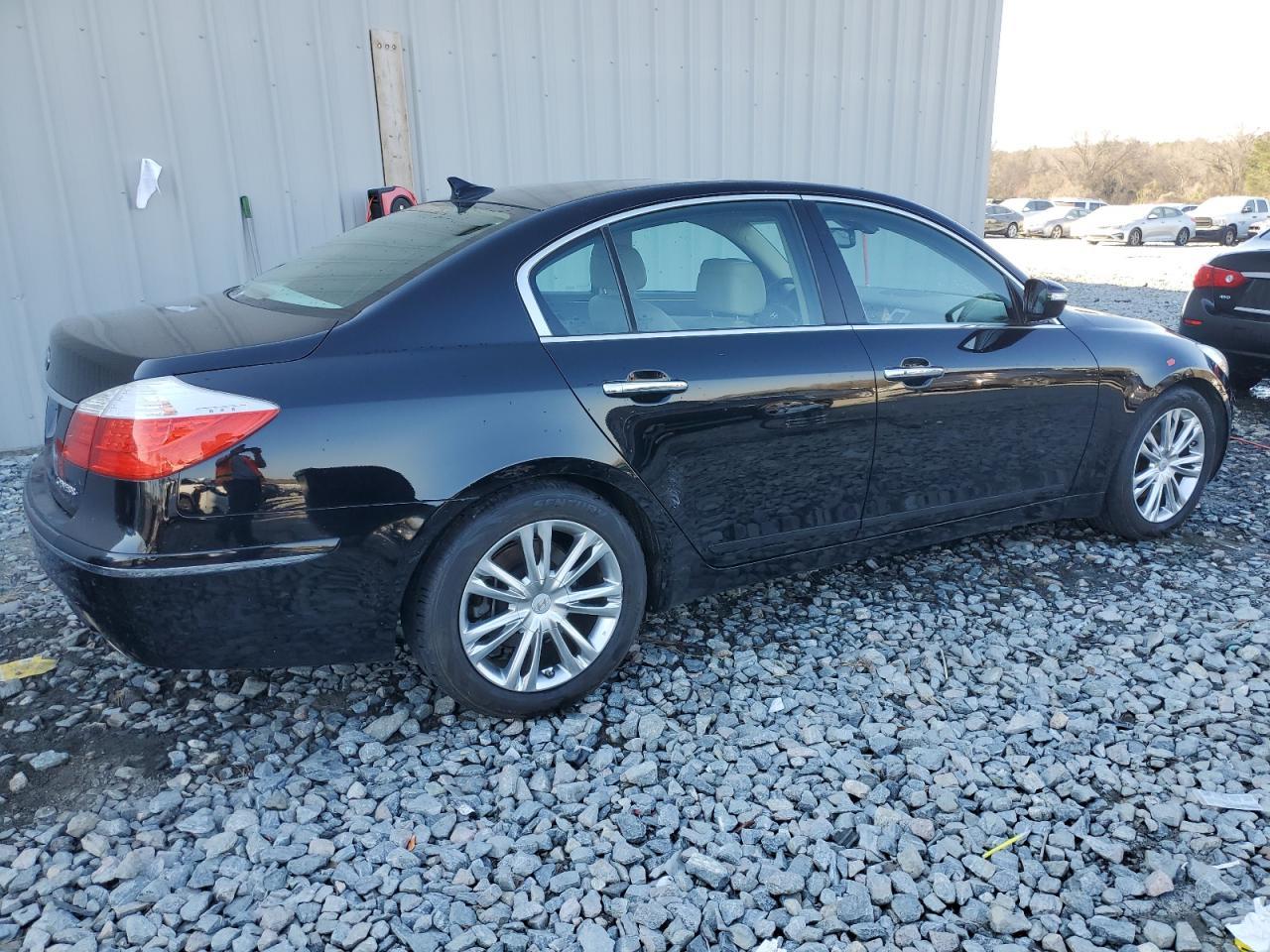 2011 HYUNDAI GENESIS 3. - Image 3