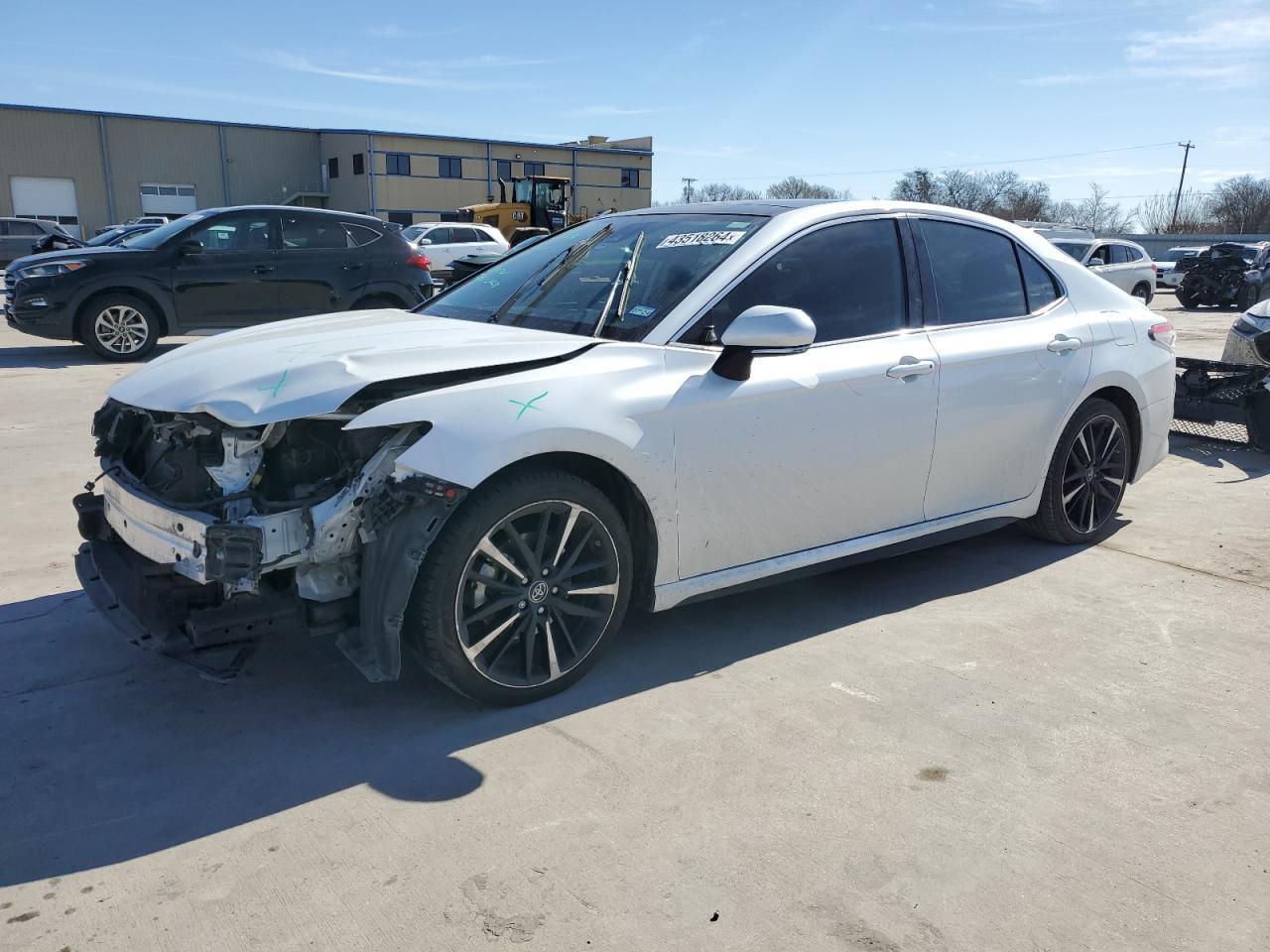 2019 TOYOTA CAMRY XSE