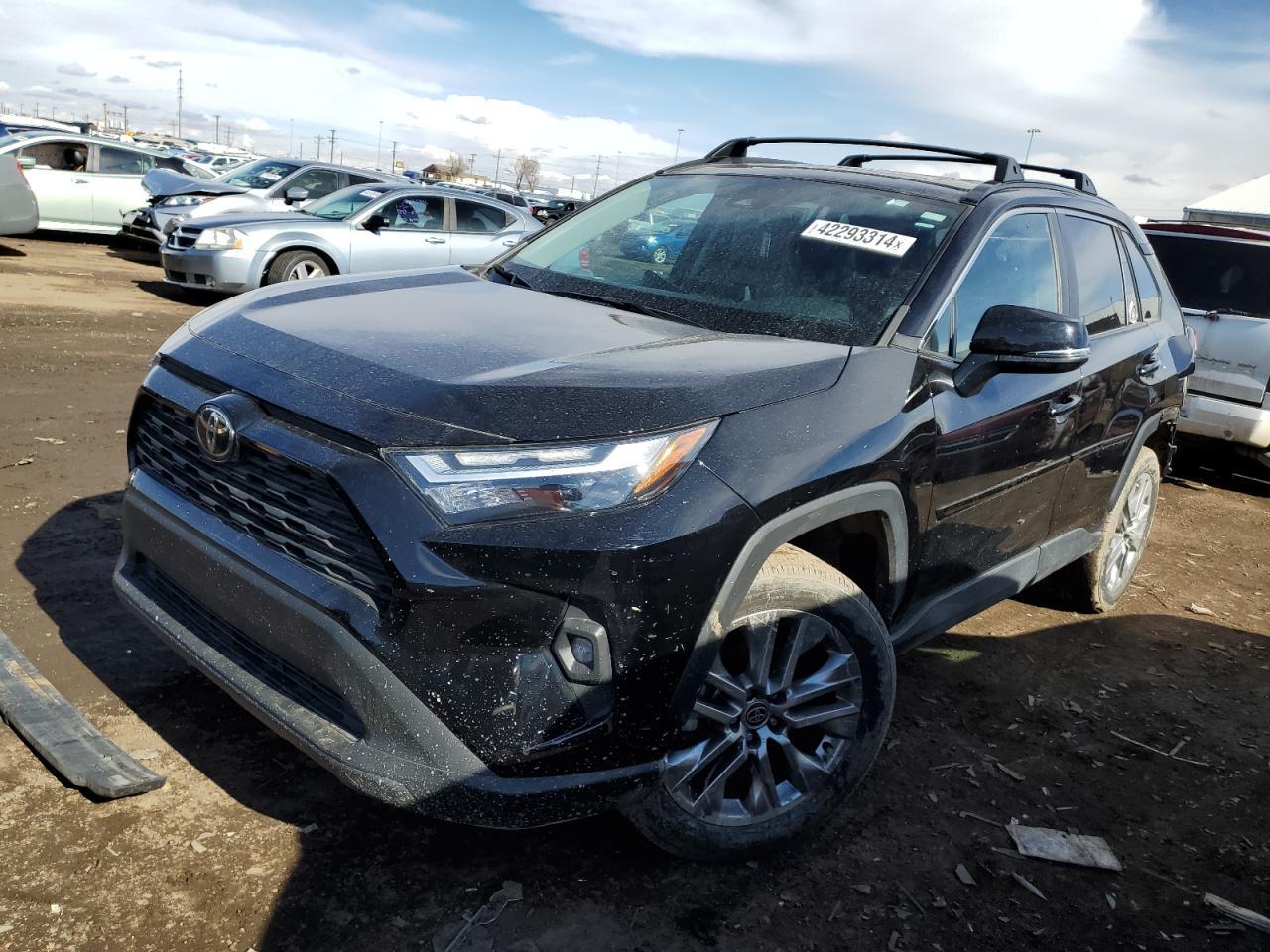 2022 TOYOTA RAV4 XLE P