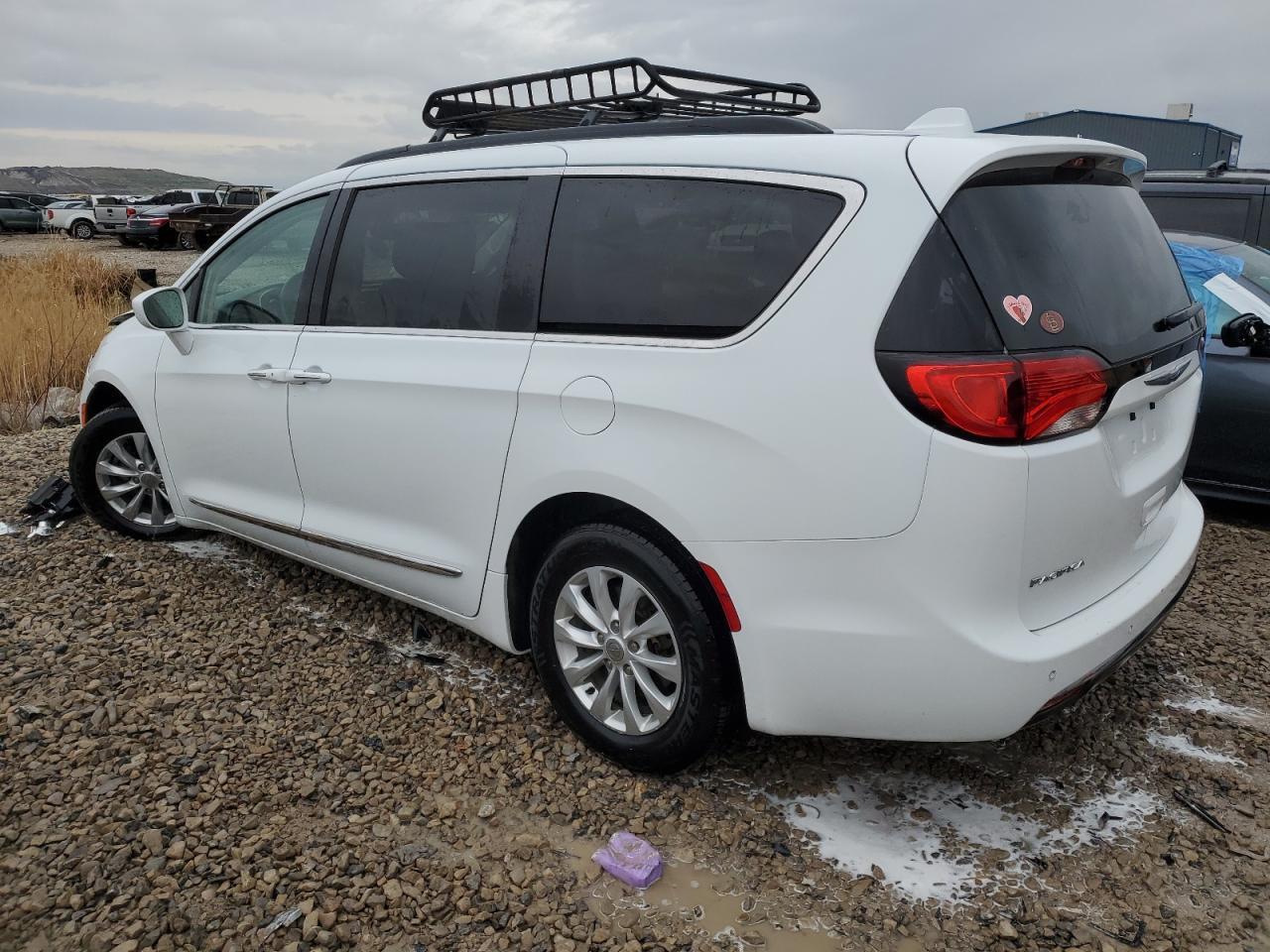 2017 CHRYSLER PACIFICA T - Image 2