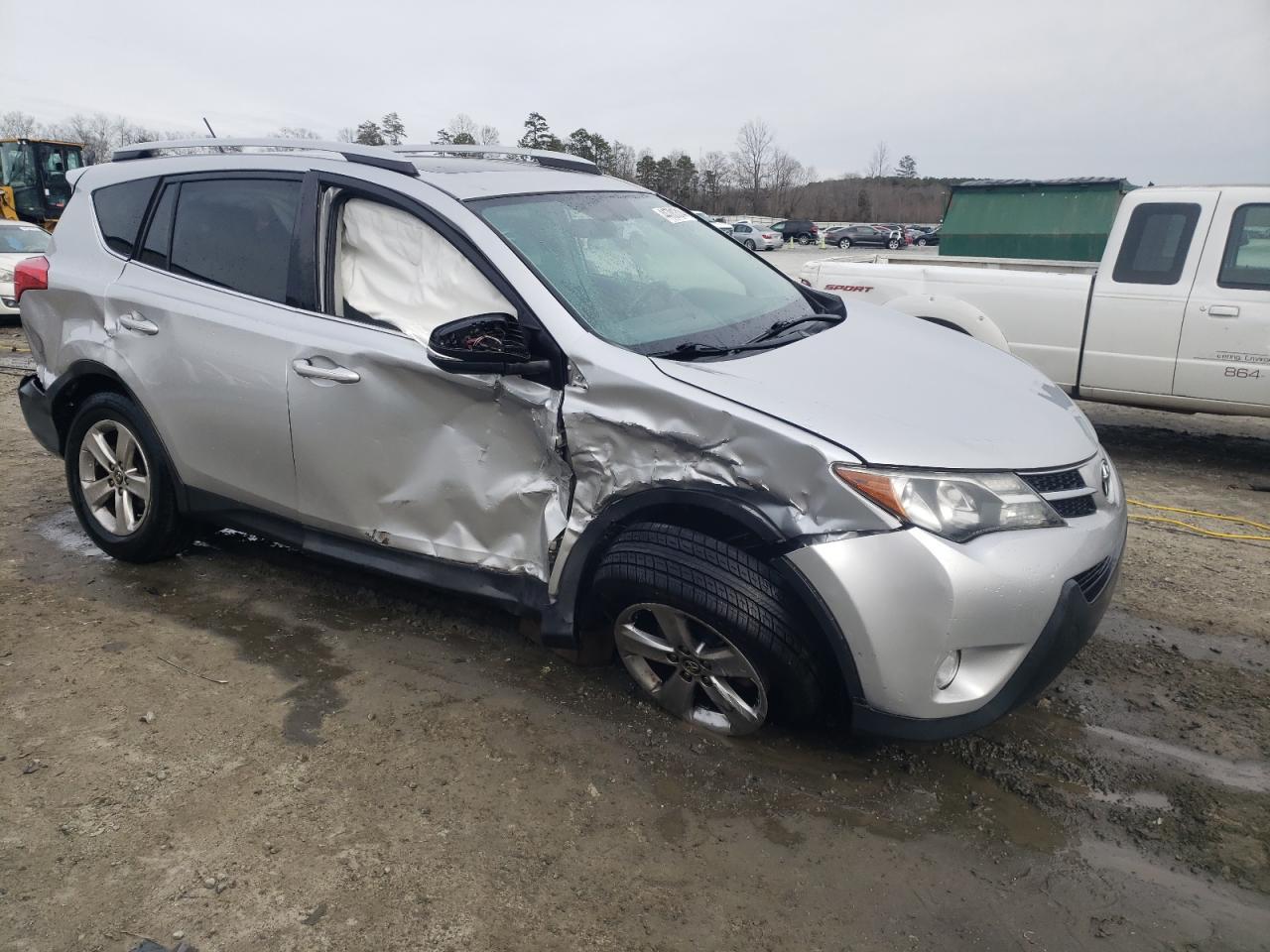2015 TOYOTA RAV4 XLE - Image 4