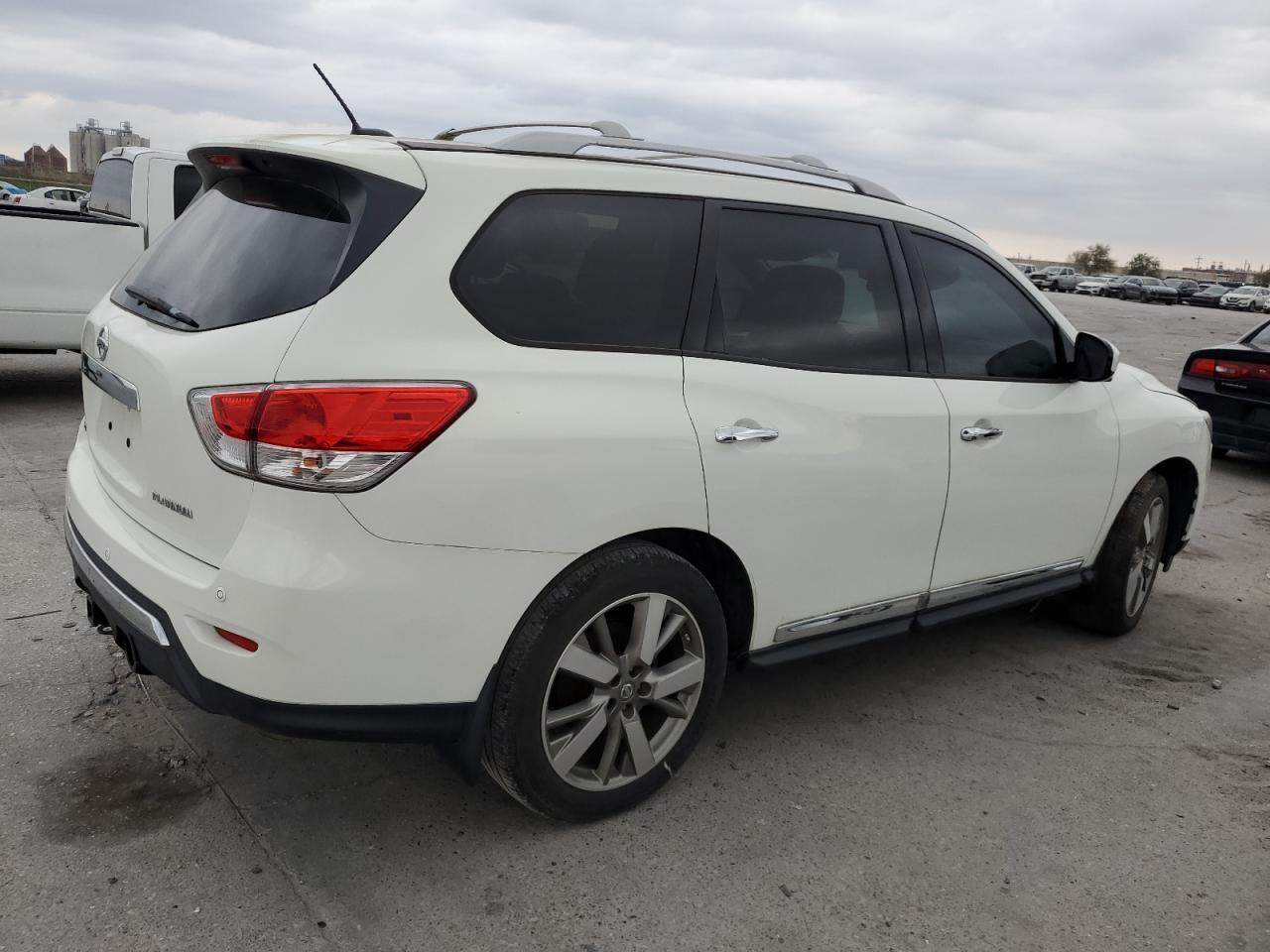 2013 NISSAN PATHFINDER - Фото 3