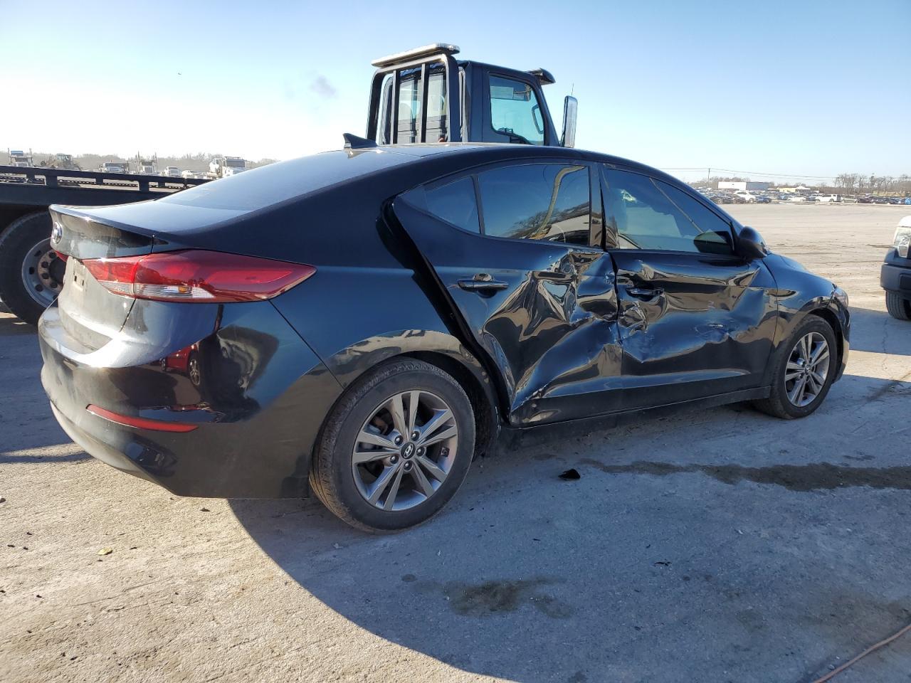 2018 HYUNDAI ELANTRA SE - Фото 3