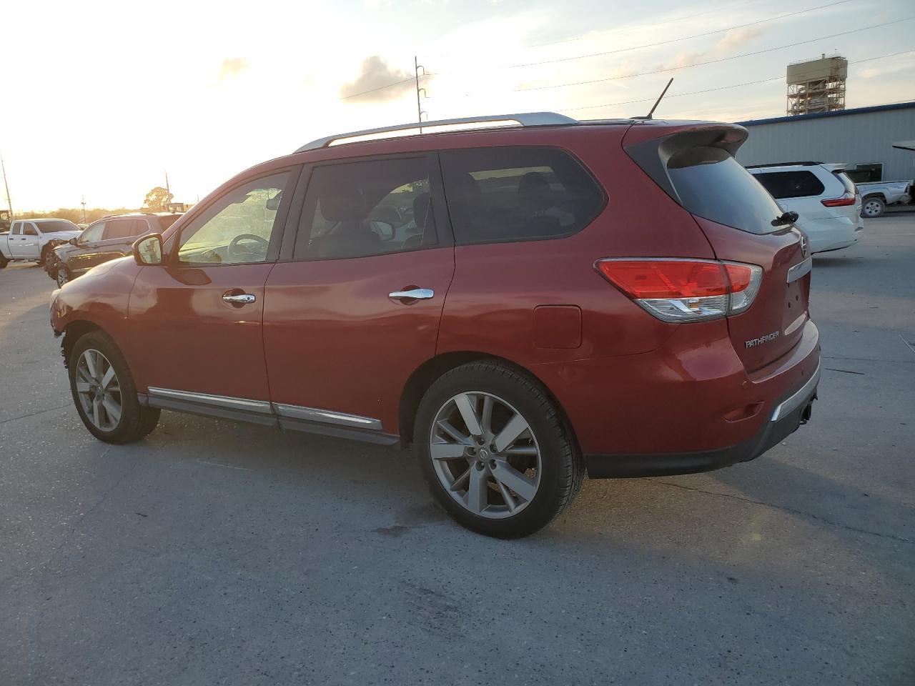 2013 NISSAN PATHFINDER - Фото 2