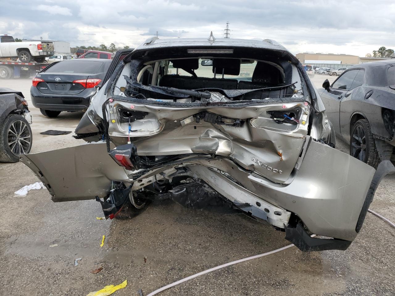 2017 LEXUS NX 200T BA - Фото 6