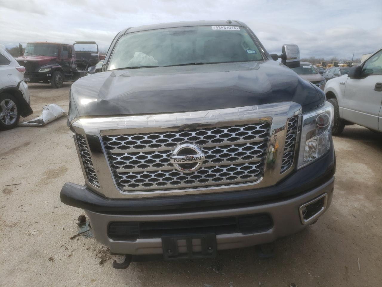 2017 NISSAN TITAN XD S - Фото 5
