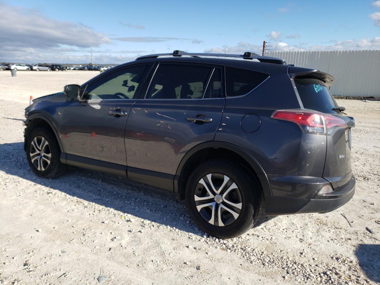 2017 TOYOTA RAV4 LE - Фото 2