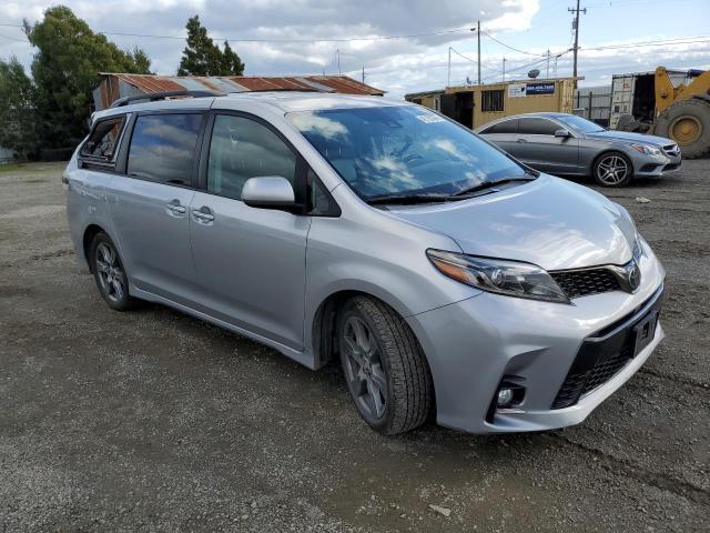 2018 Toyota Sienna Se - Фото 4