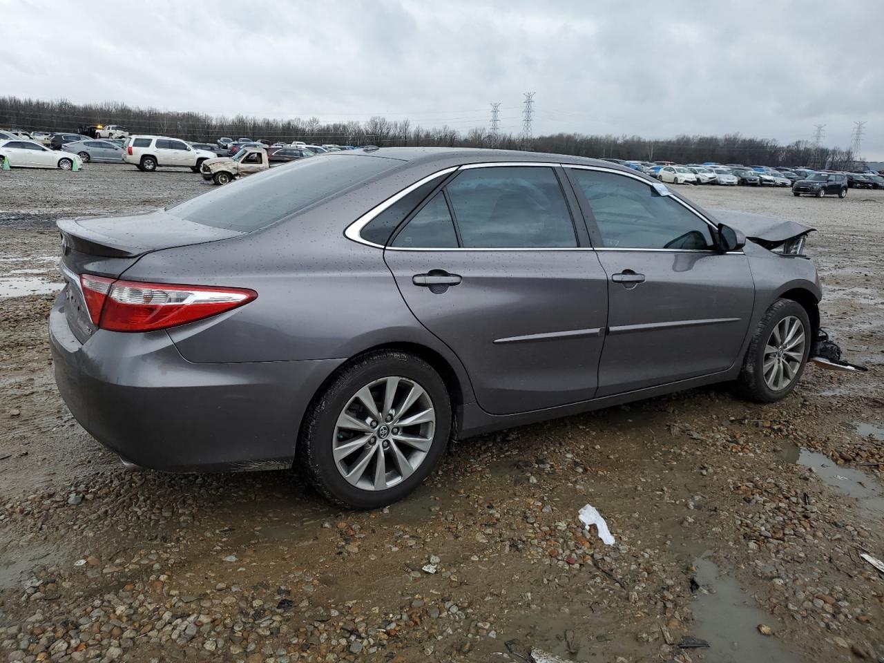 2017 TOYOTA CAMRY LE - Фото 3