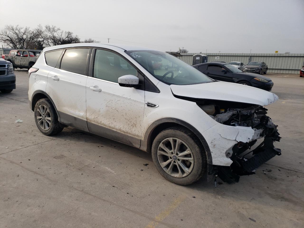 2017 FORD ESCAPE SE - Image 4