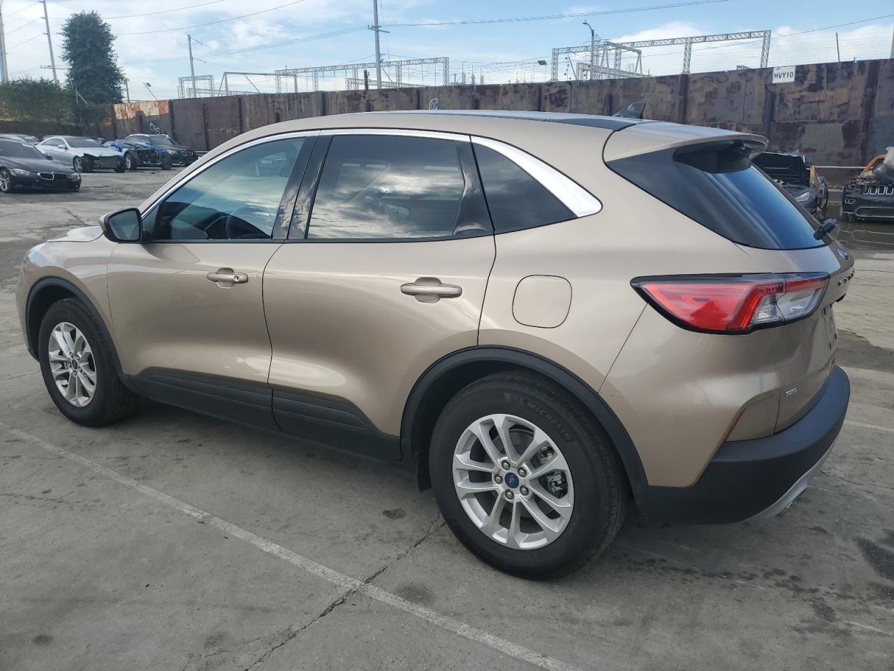 2020 FORD ESCAPE SE - Image 2