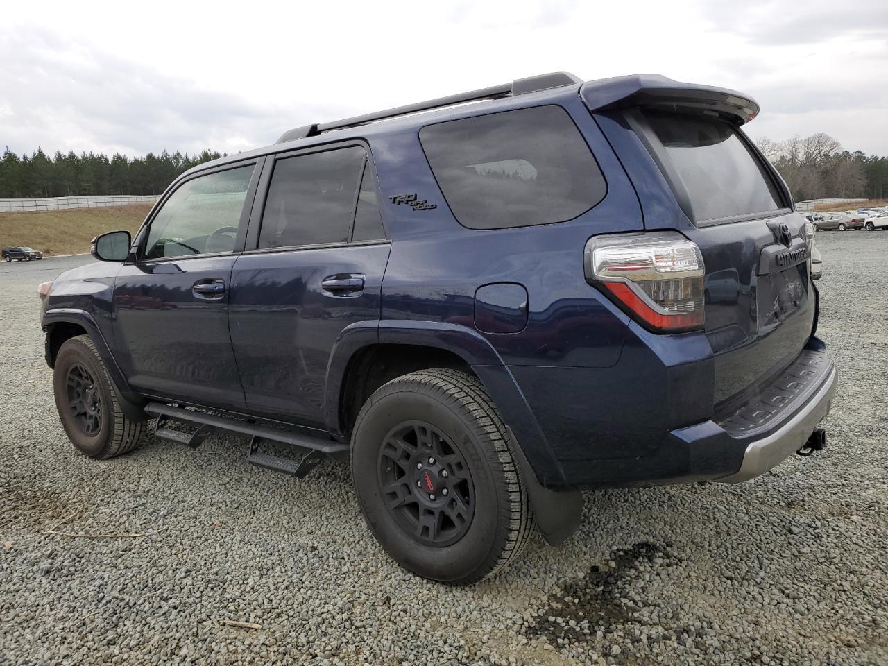 2020 TOYOTA 4RUNNER SR - Image 2