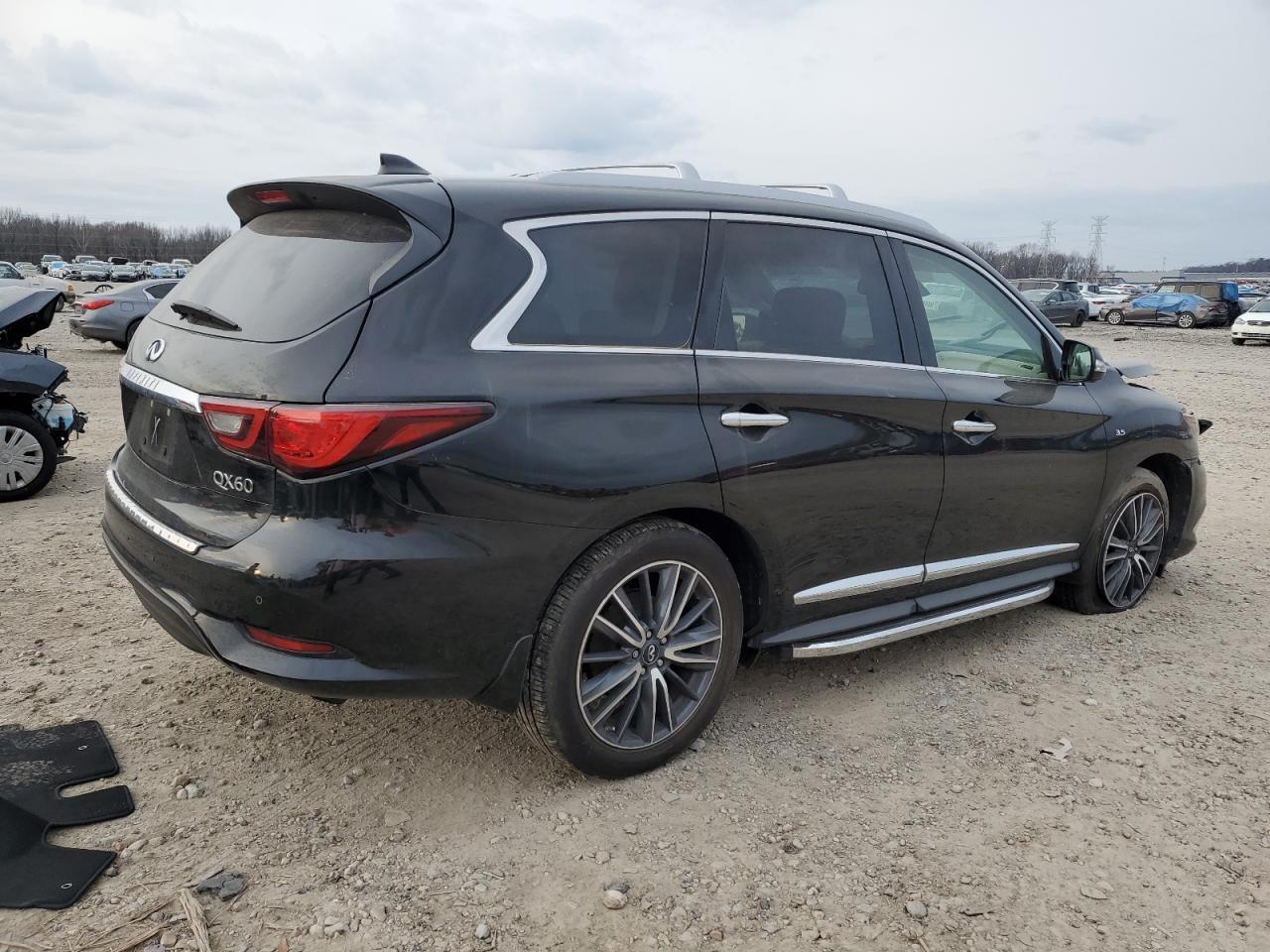 2019 INFINITI QX60 LUXE - Image 3