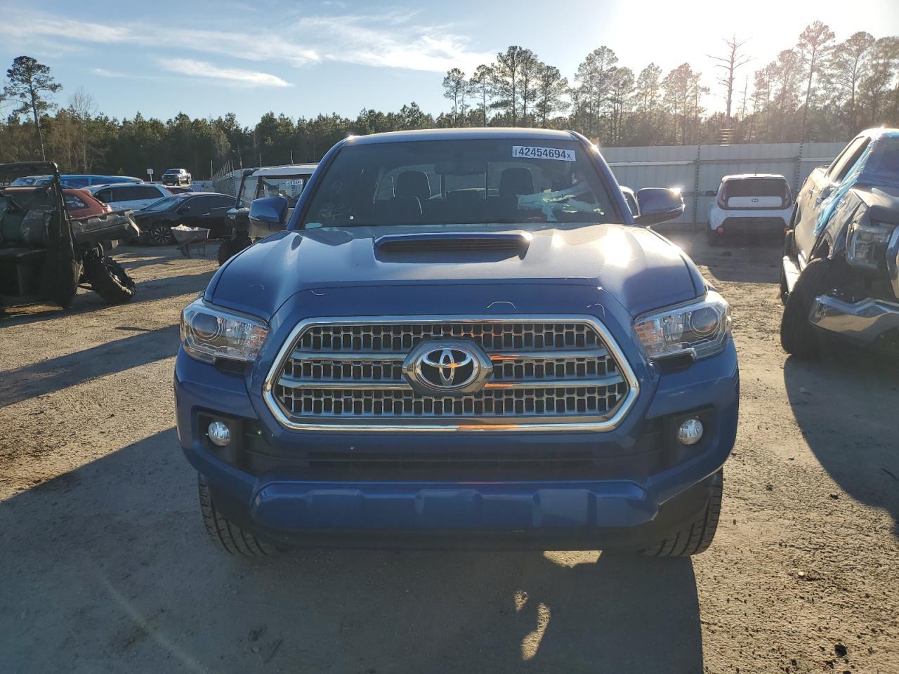 2017 TOYOTA TACOMA DOU - Фото 5