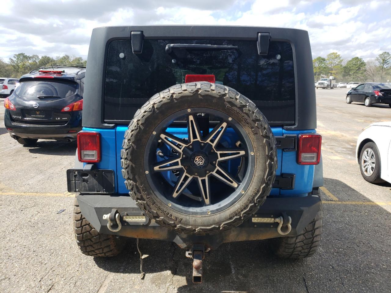 2015 JEEP WRANGLER U - Image 6