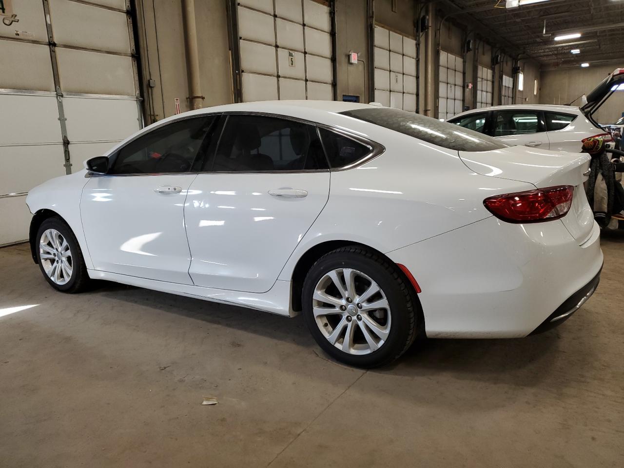 2015 CHRYSLER 200 LIMITE - Image 2