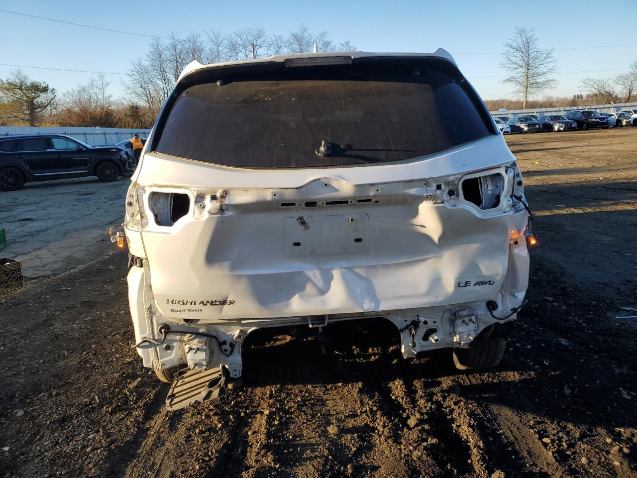 2019 TOYOTA HIGHLANDER - Image 6