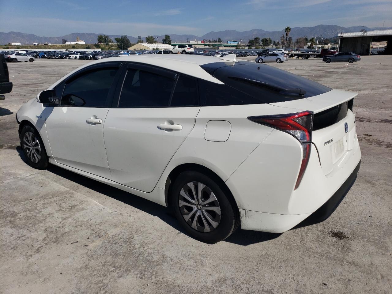 2016 TOYOTA PRIUS - Image 2