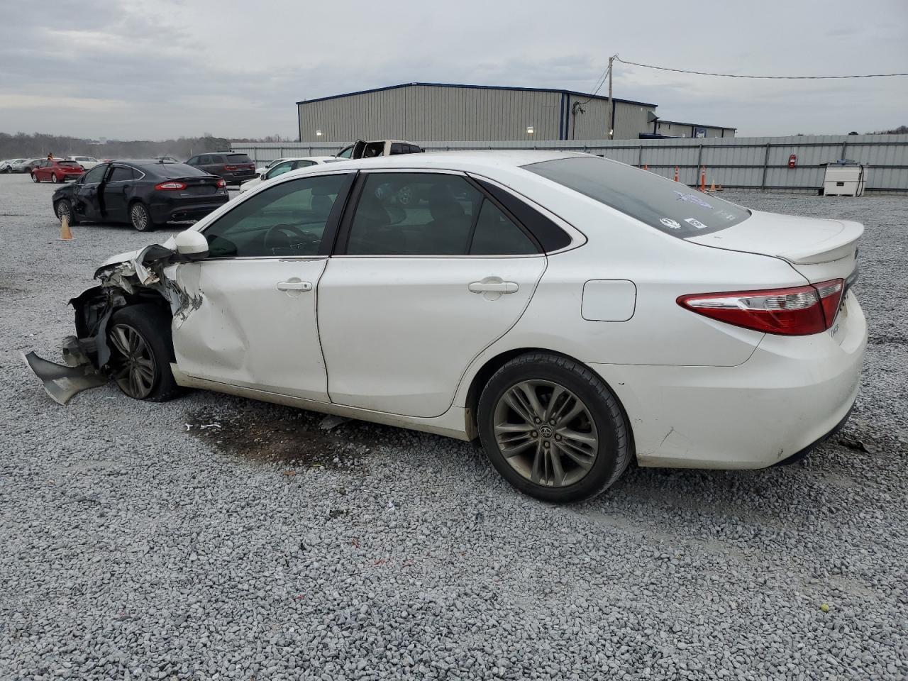 2015 TOYOTA CAMRY LE - Фото 2