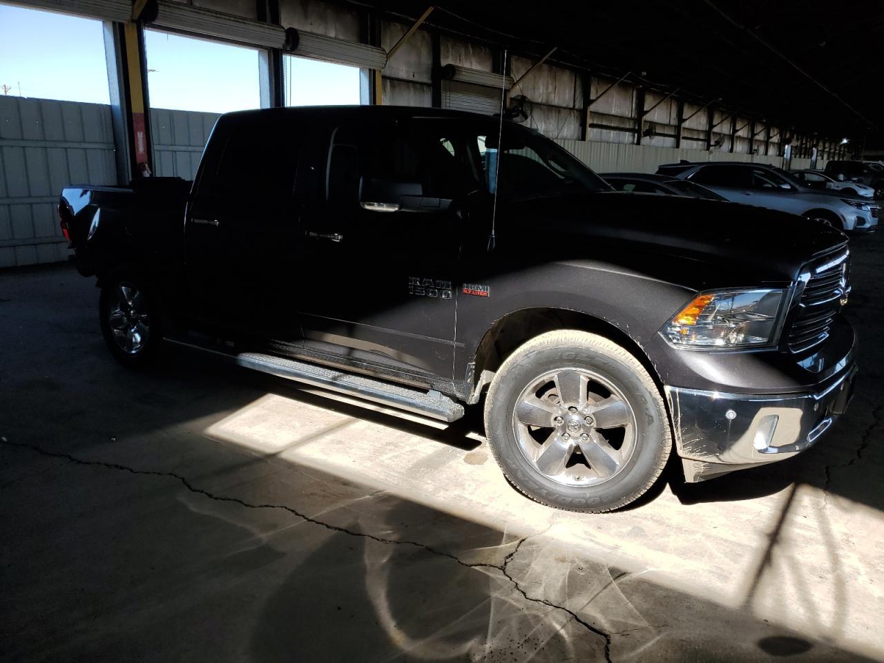 2017 RAM 1500 SLT - Image 4
