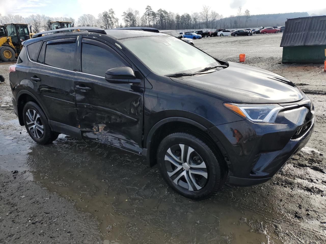 2018 TOYOTA RAV4 LE - Фото 4
