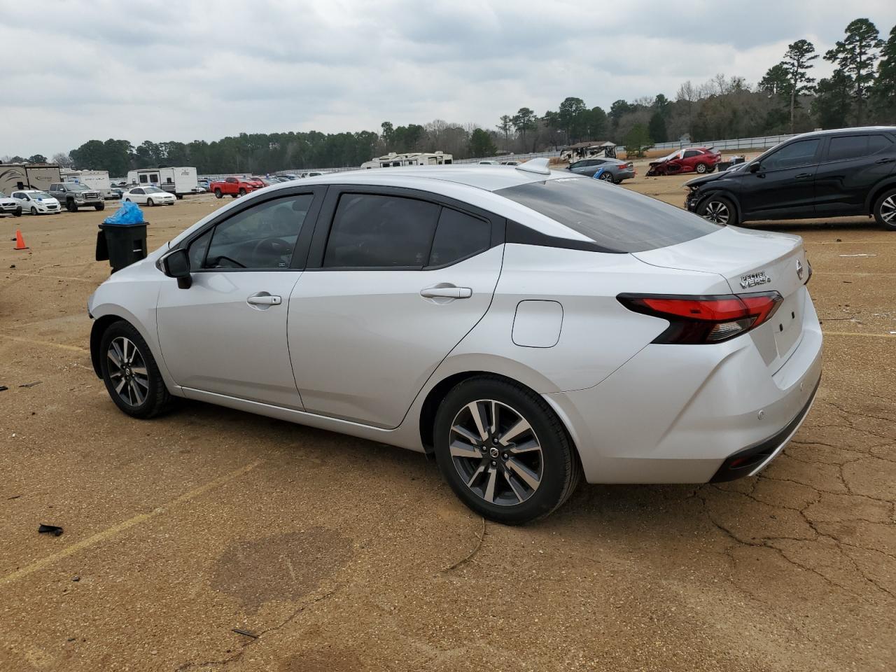 2021 NISSAN VERSA SV - Фото 2