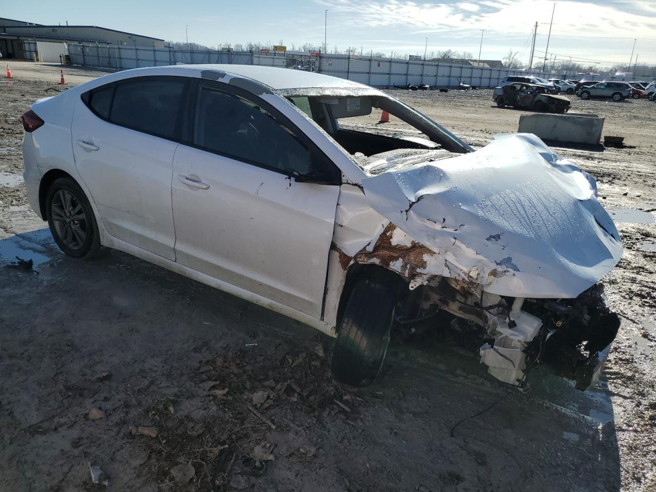 2018 HYUNDAI ELANTRA SE - Image 4