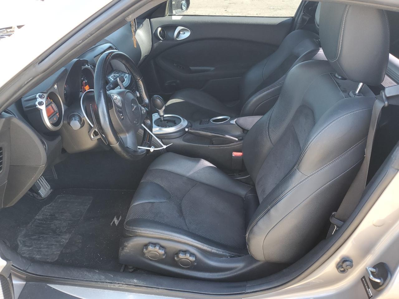2010 NISSAN 370Z - Фото 7
