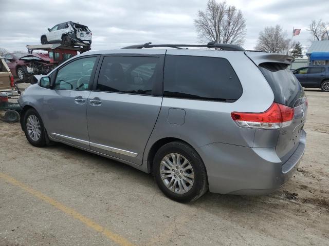 2011 Toyota Sienna Xle - Image 2