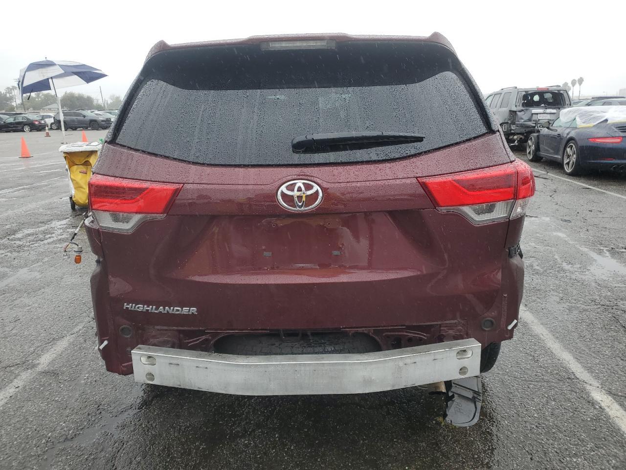 2019 TOYOTA HIGHLANDER - Image 6