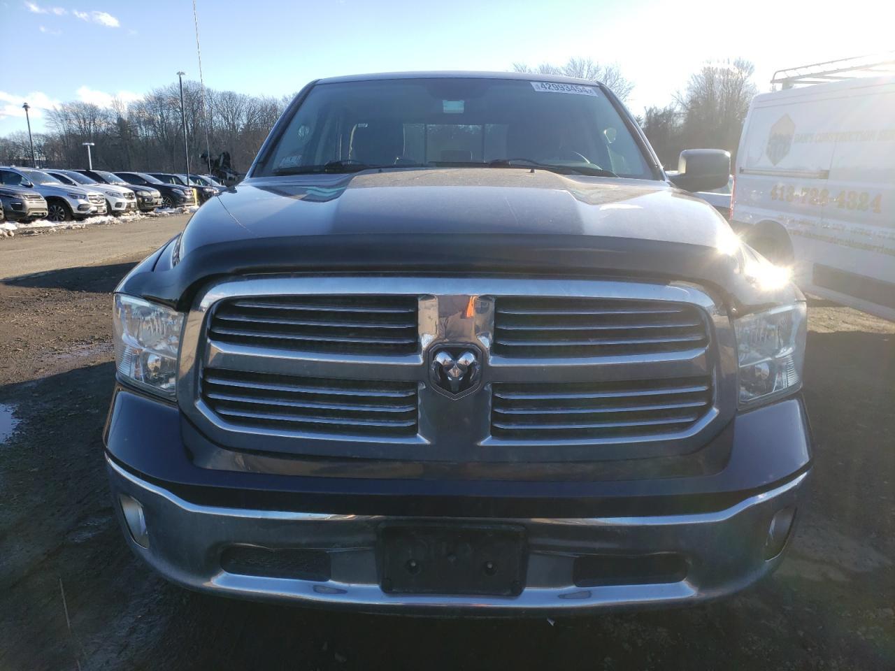2015 RAM 1500 SLT - Image 5