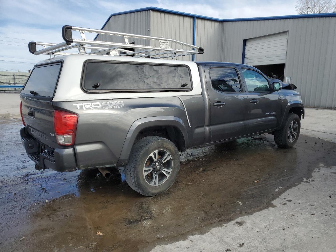 2017 TOYOTA TACOMA DOU - Фото 3