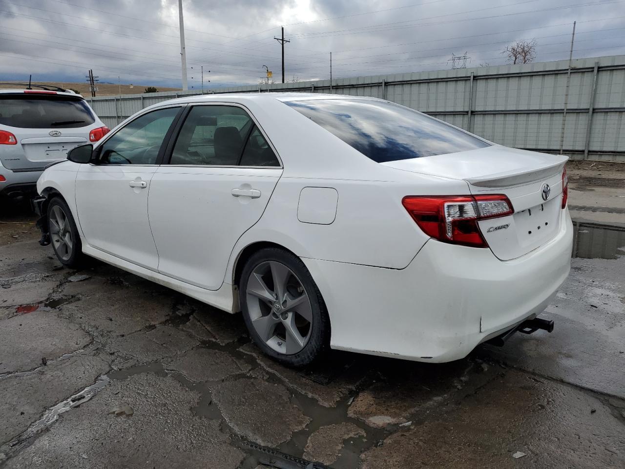 2014 TOYOTA CAMRY L - Image 2