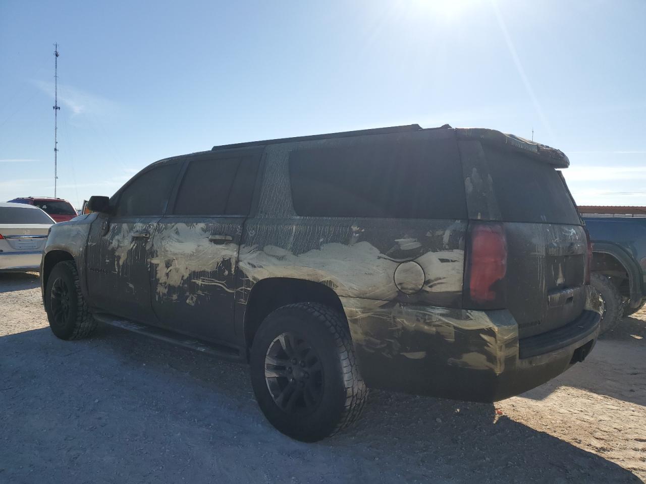 2015 CHEVROLET SUBURBAN C - Image 2