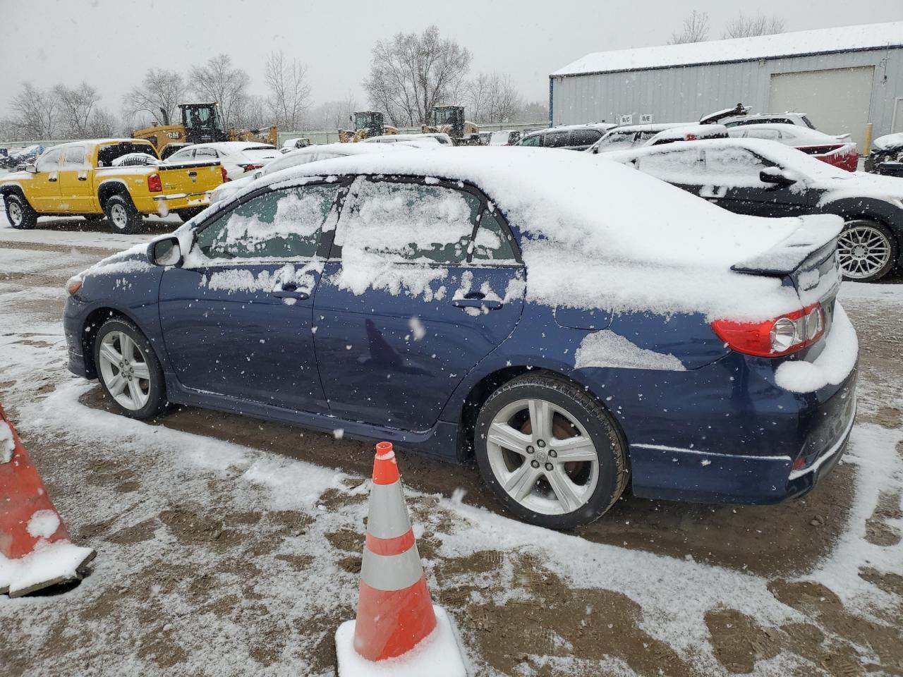 2013 TOYOTA COROLLA BA - Фото 2