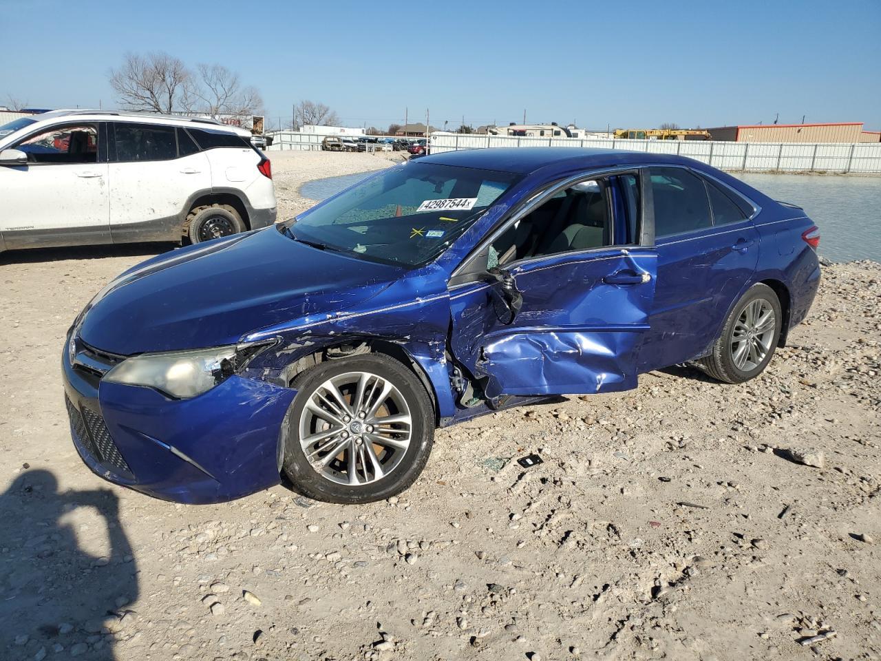 2016 TOYOTA CAMRY LE