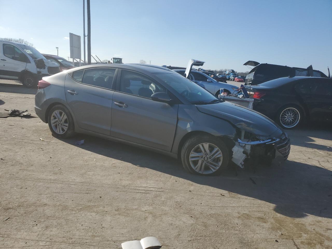 2019 HYUNDAI ELANTRA SE - Фото 4