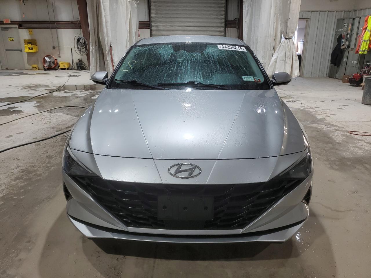 2022 HYUNDAI ELANTRA SE - Фото 5