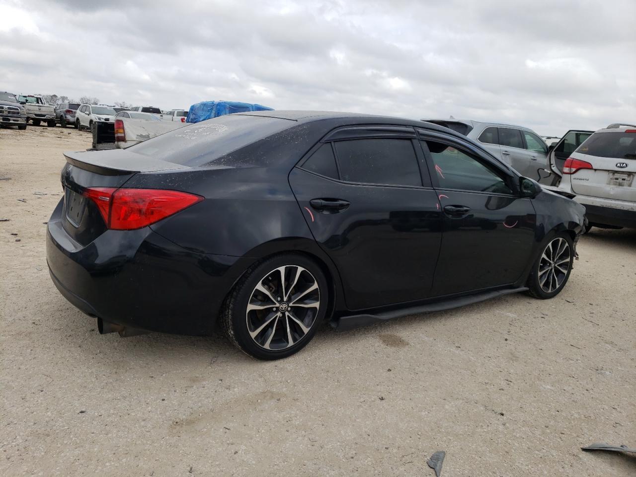 2019 TOYOTA COROLLA L - Фото 3