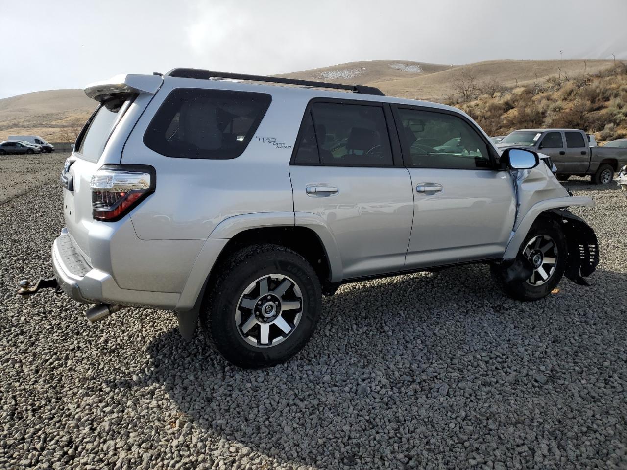 2019 TOYOTA 4RUNNER SR - Image 3