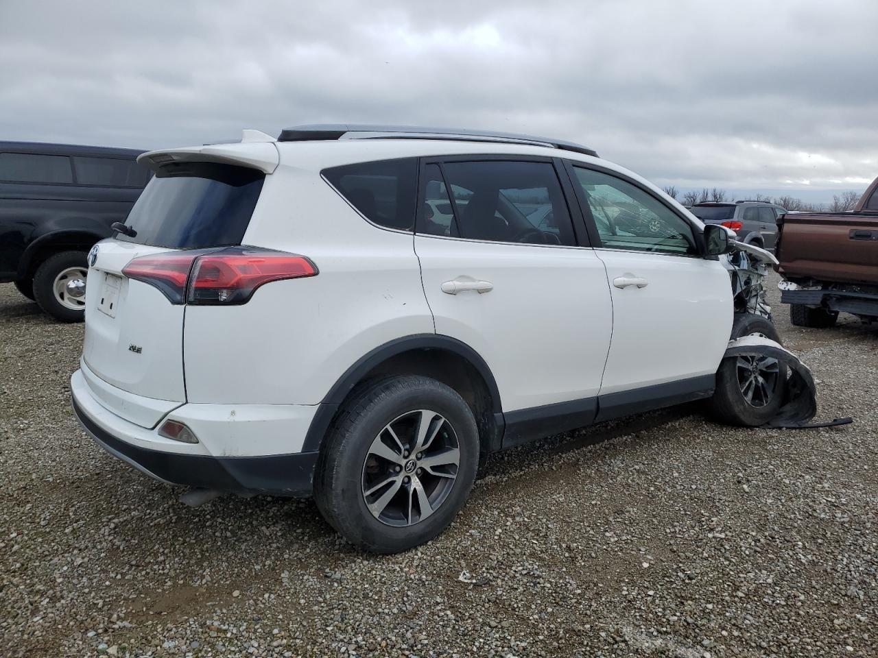 2017 TOYOTA RAV4 XLE - Image 3