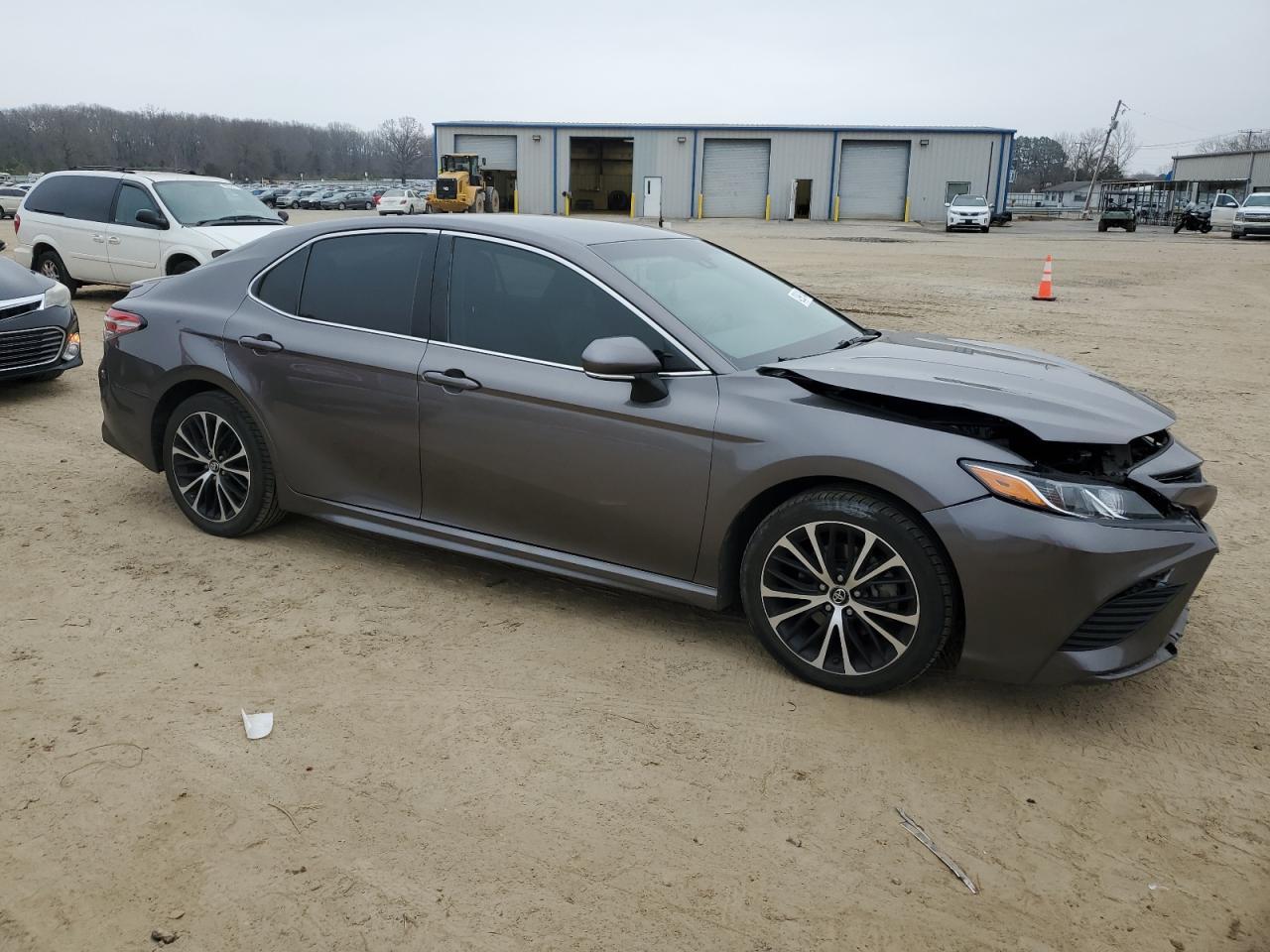 2018 TOYOTA CAMRY L - Image 4