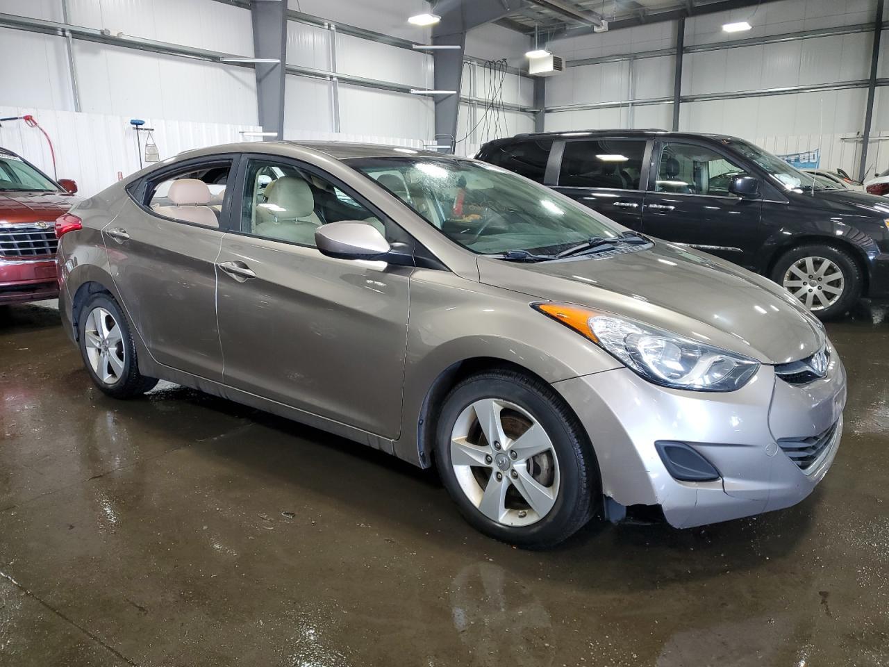 2013 HYUNDAI ELANTRA GL - Image 4