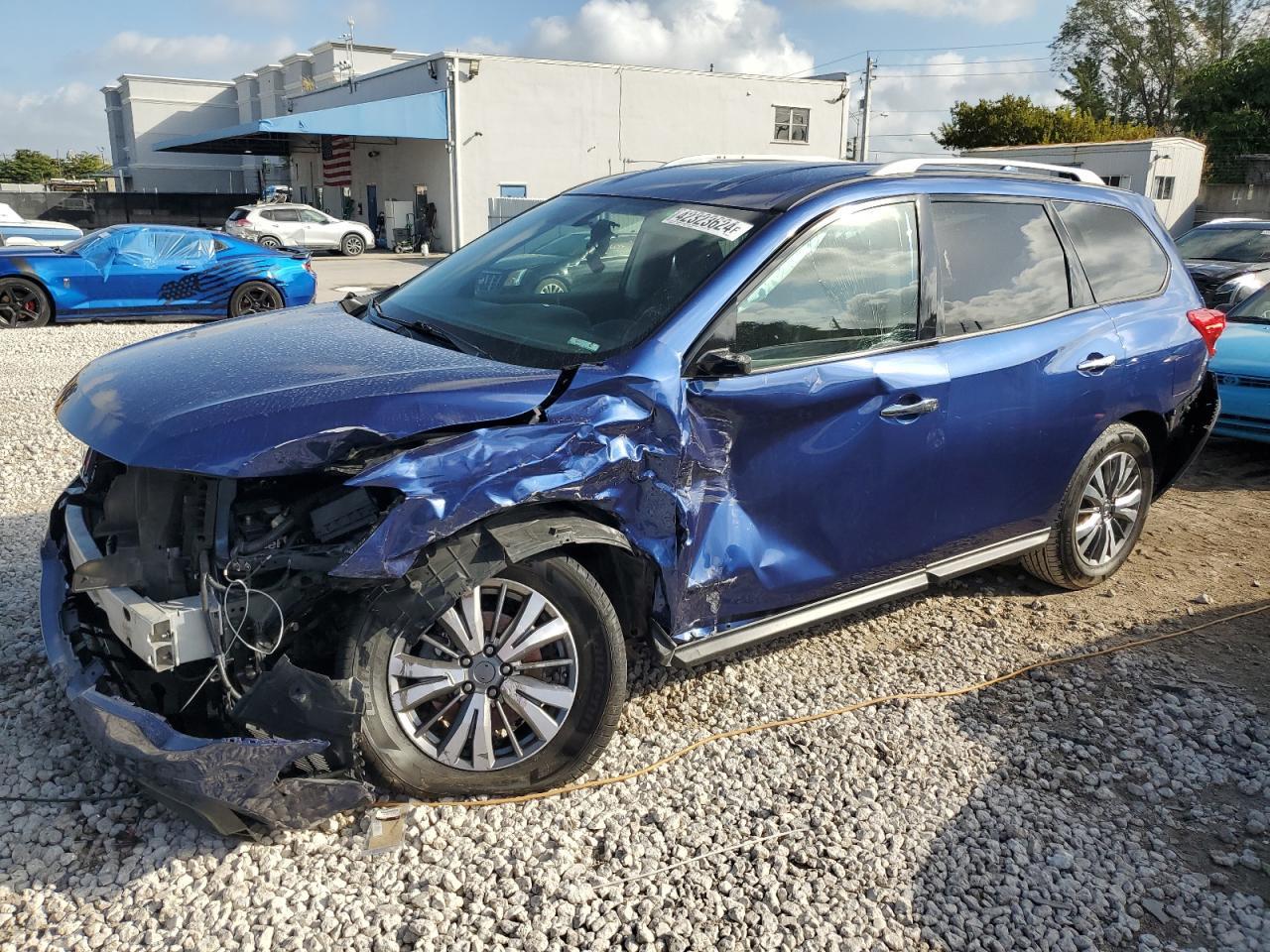 2019 NISSAN PATHFINDER car image