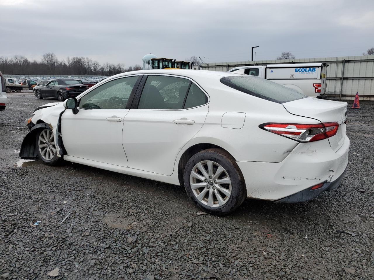 2018 TOYOTA CAMRY L - Фото 2