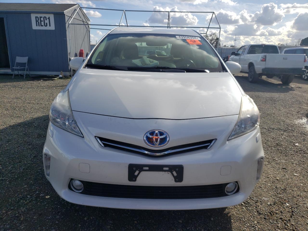 2013 TOYOTA PRIUS V - Фото 5