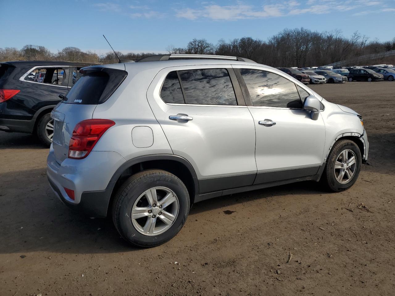 2019 CHEVROLET TRAX 1LT - Фото 3