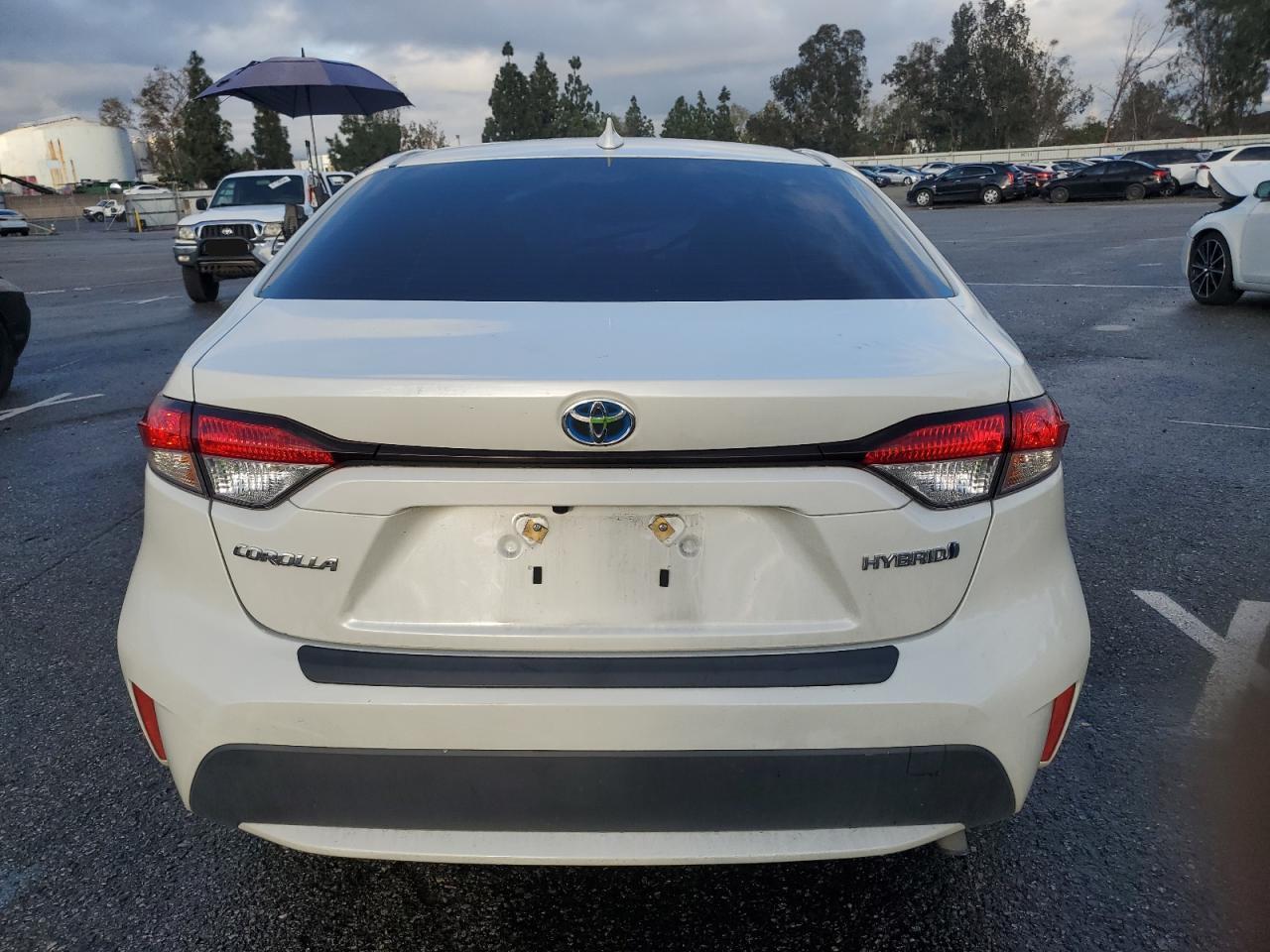 2021 TOYOTA COROLLA LE - Image 6